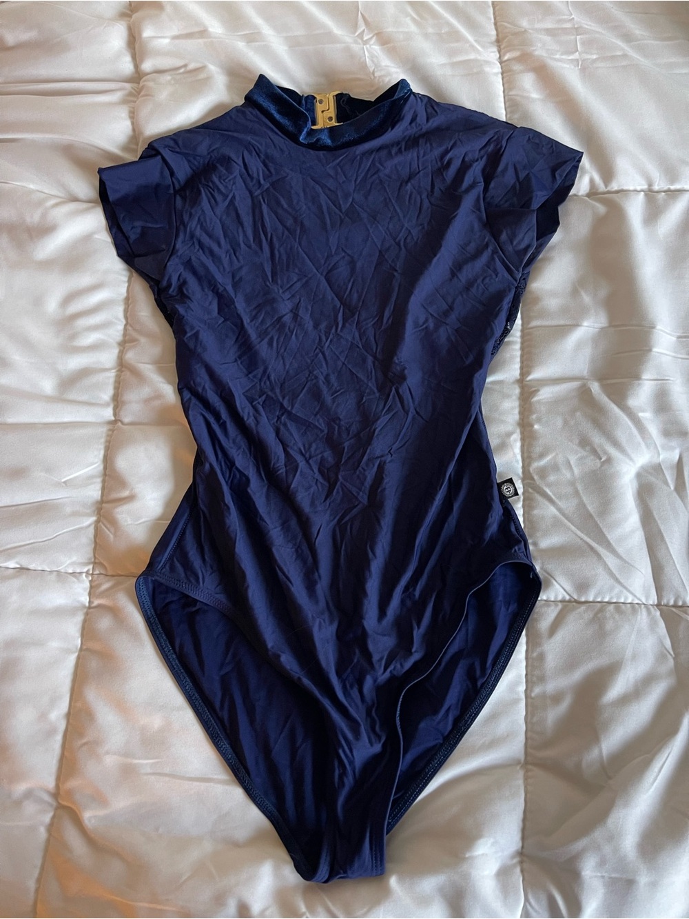 Bodile Navy Short Sleeve small Leo